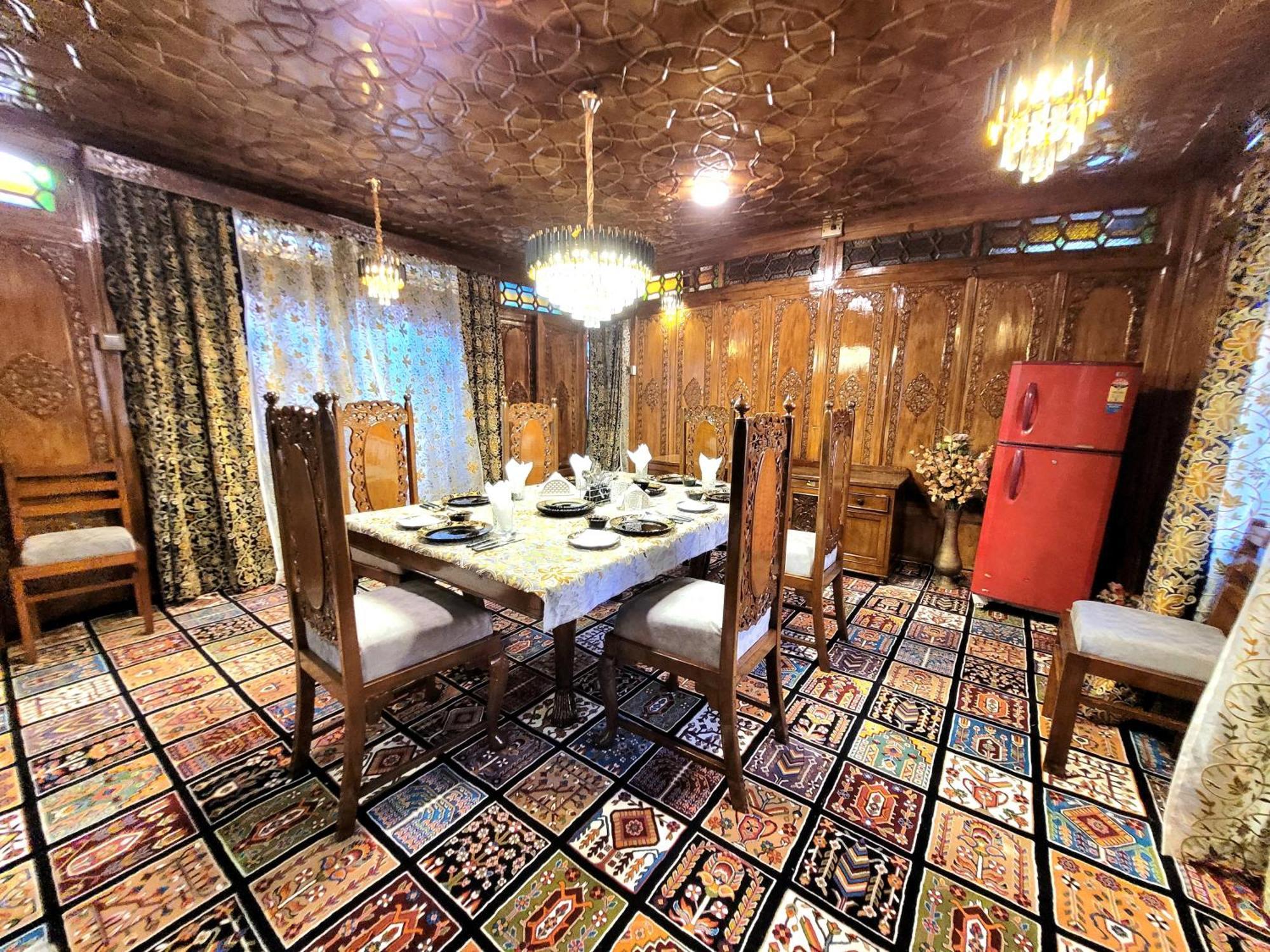 Aziz Palace Group Of Houseboats Srīnagar Eksteriør billede