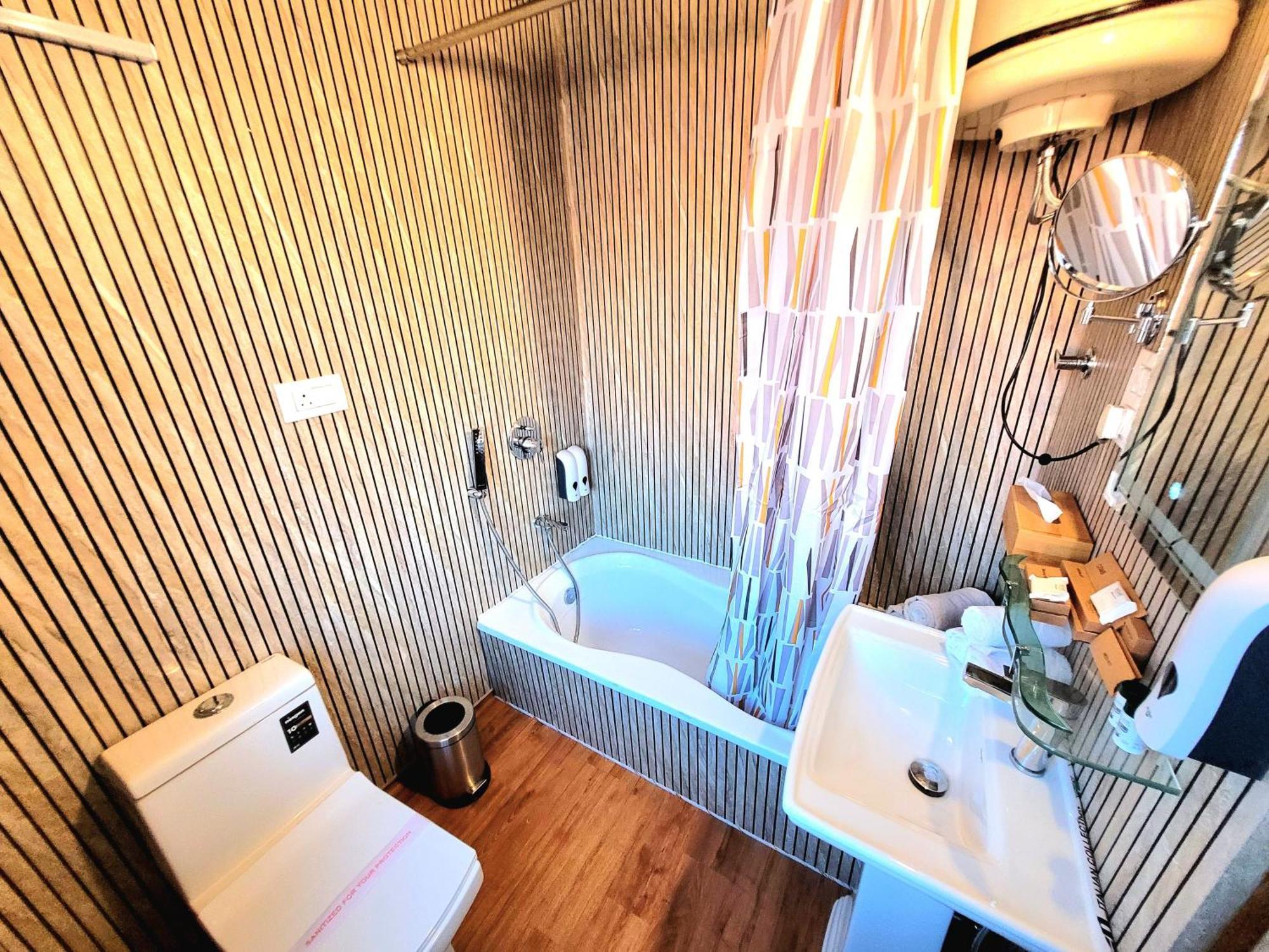 Aziz Palace Group Of Houseboats Srīnagar Eksteriør billede